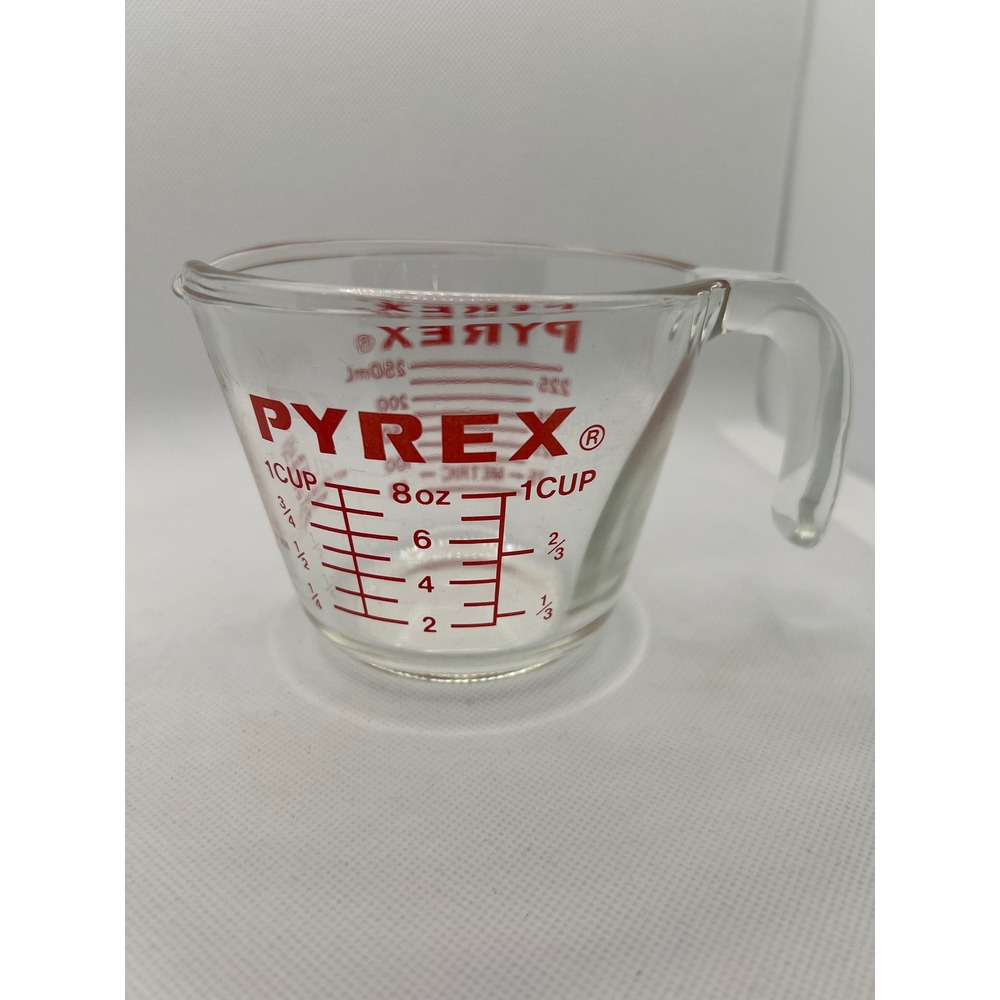 VTG Pyrex 1 Cup/8 oz/250 mL Glass Measuring Cup Red Lettering & Open Handle #508